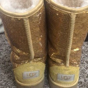 Size 8 gold uggs
